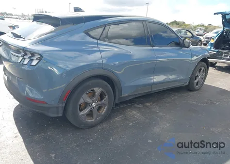 2023 Ford Mustang Mach-E Select z USA, uszkodzony, nr VIN 3FMTK1R46PMA77736